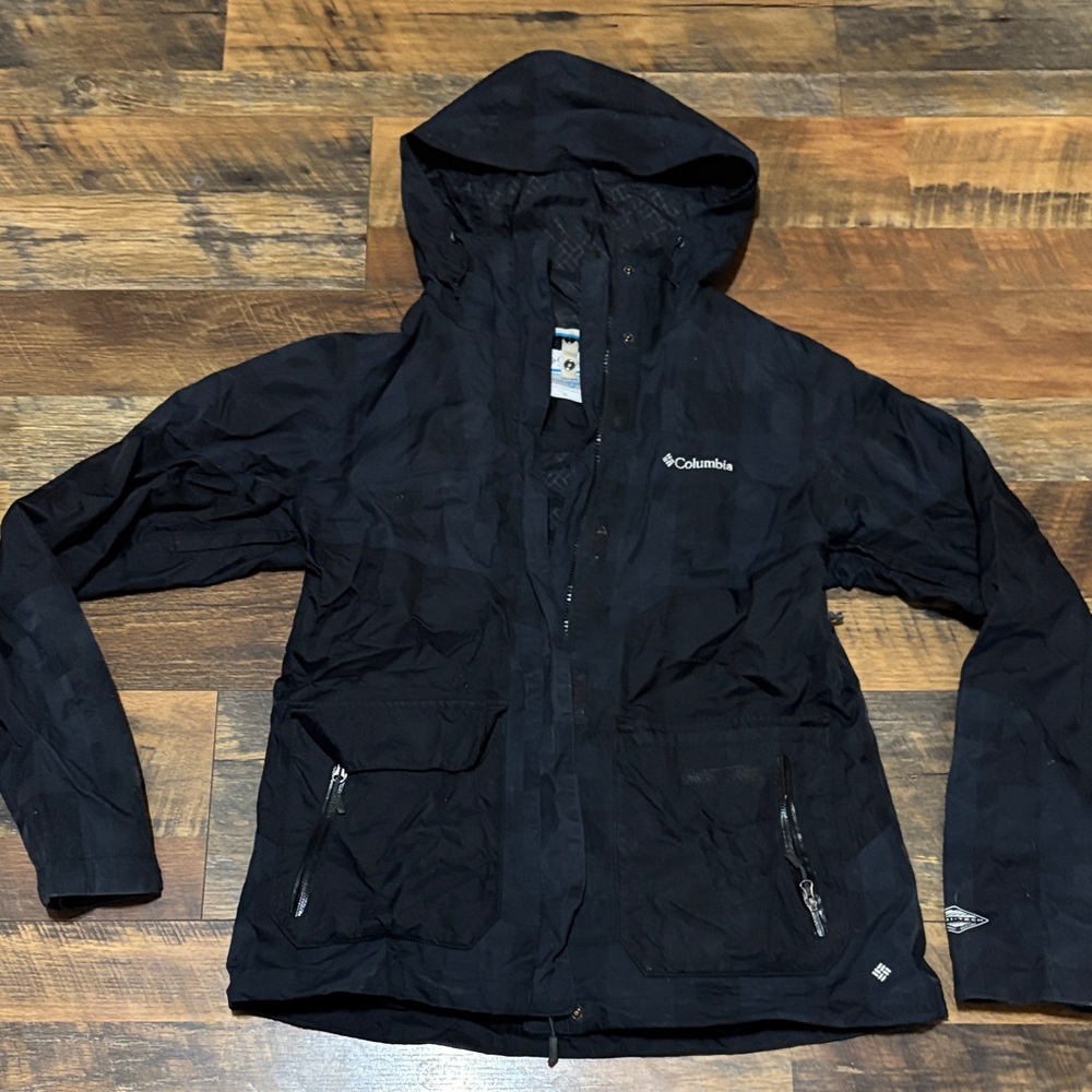 Columbia interchange shell Dark Hooded Jacket with Pockets